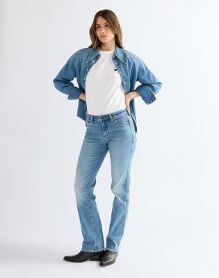 Straight Jean in Lotus