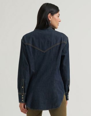 Lainey Wilson x Wrangler Boyfriend Shirt in Sandrider