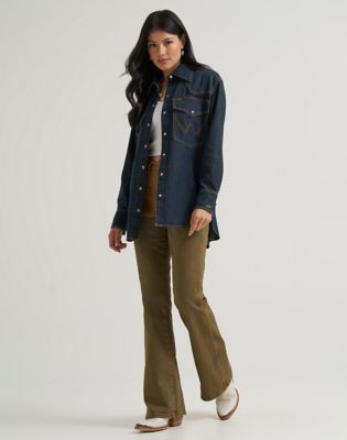 Lainey Wilson x Wrangler Boyfriend Shirt in Sandrider