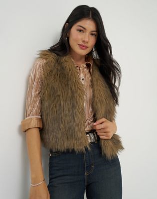 Lainey Wilson x Wrangler Faux Fur Vest in Brown