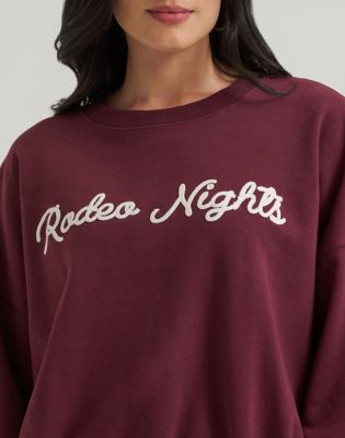 Lainey Wilson x Wrangler Rodeo Night Sweatshirt in Wine
