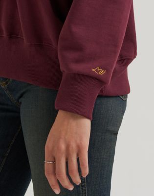 Lainey Wilson x Wrangler Rodeo Night Sweatshirt in Wine