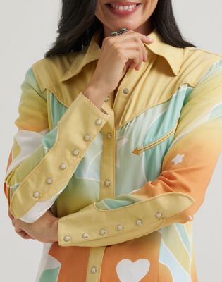 Lainey Wilson x Wrangler Lainey Snap Shirt in Rainbow Print