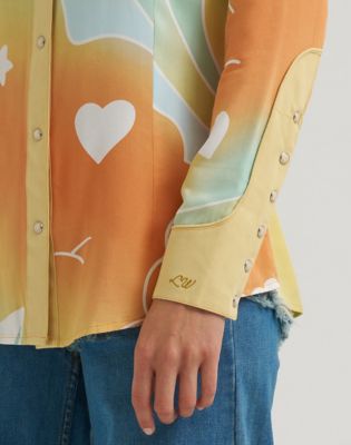 Lainey Wilson x Wrangler Lainey Snap Shirt in Rainbow Print