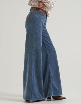 Lainey Wilson x Wrangler Cheeky Wide Leg Jean in Indigo Chenille