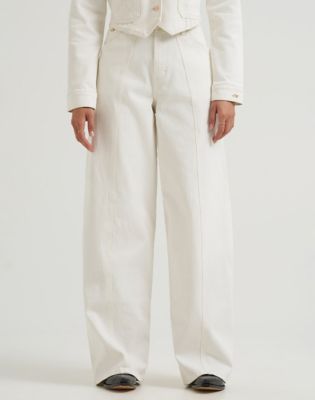Lainey Wilson x Wrangler Tour Barrel Jean in Pearl White