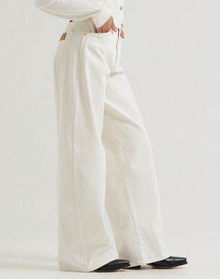 Lainey Wilson x Wrangler Tour Barrel Jean in Pearl White