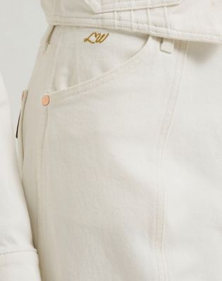 Lainey Wilson x Wrangler Tour Barrel Jean in Pearl White