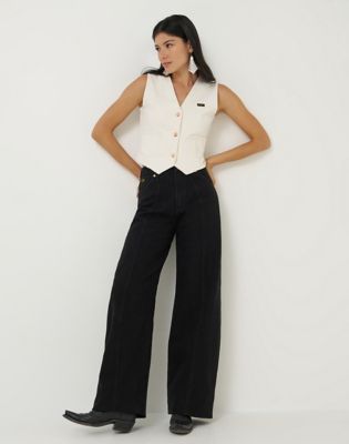 Lainey Wilson x Wrangler Tour Barrel Jean in Midnight