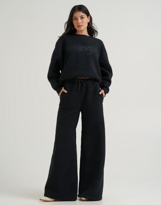 Lainey Wilson x Wrangler Sherpa Sweatpants in Midnight