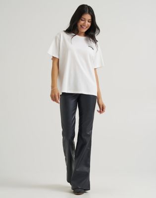 Lainey Wilson x Wrangler Click Your Boots Tee in Winter White
