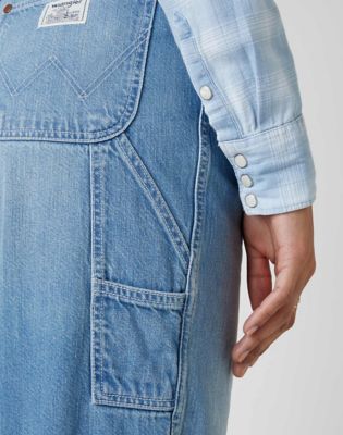 Wrangler relaxed mom jeans in light blue