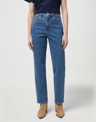 Wrangler relaxed mom jeans in light blue