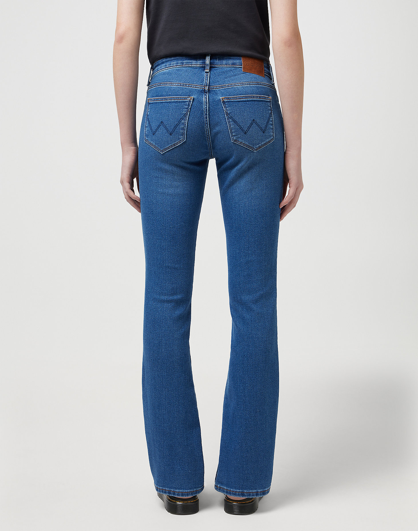 Bootcut Jeans in Camellia alternative view 2