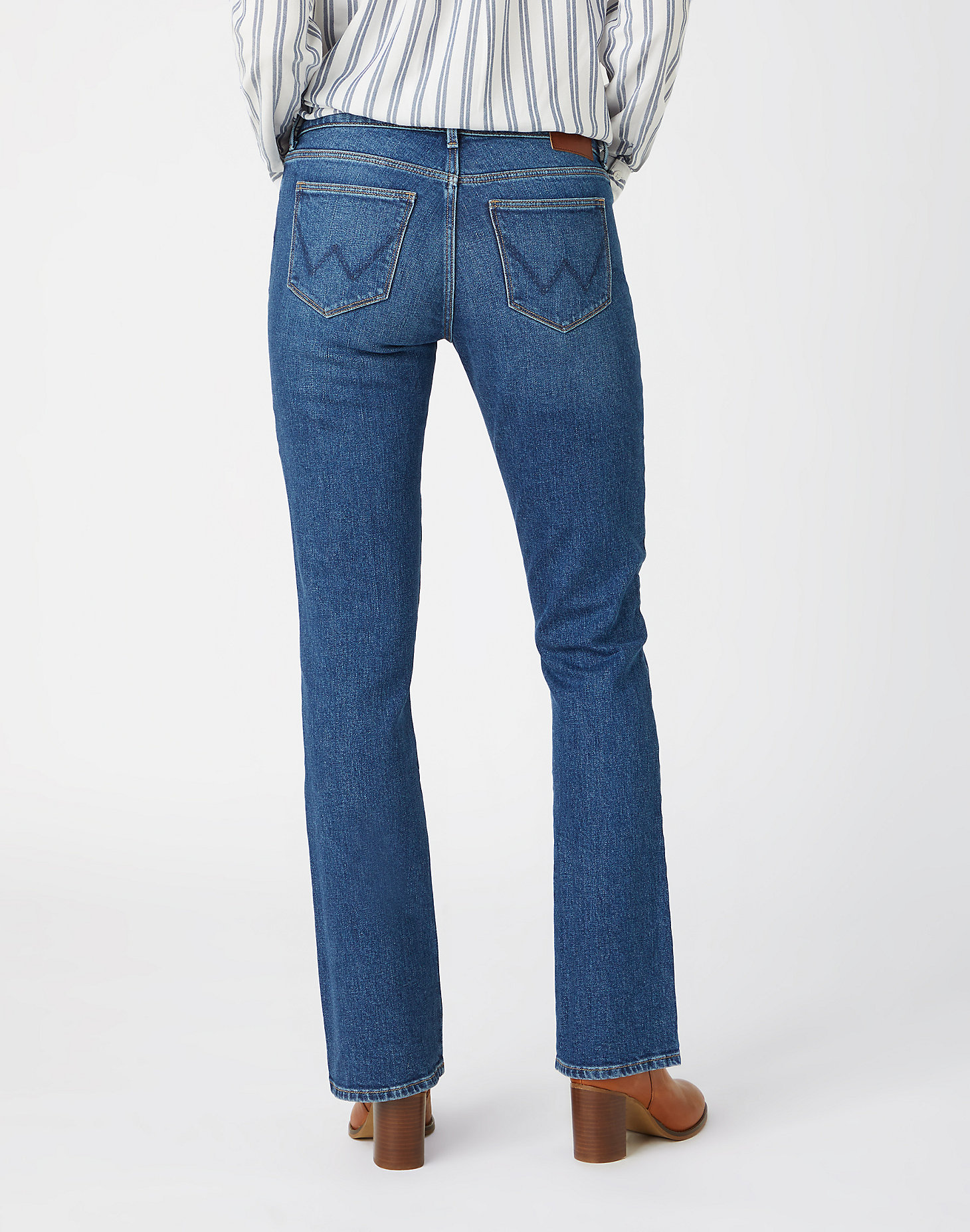 Bootcut Jeans in Airblue alternative view 2