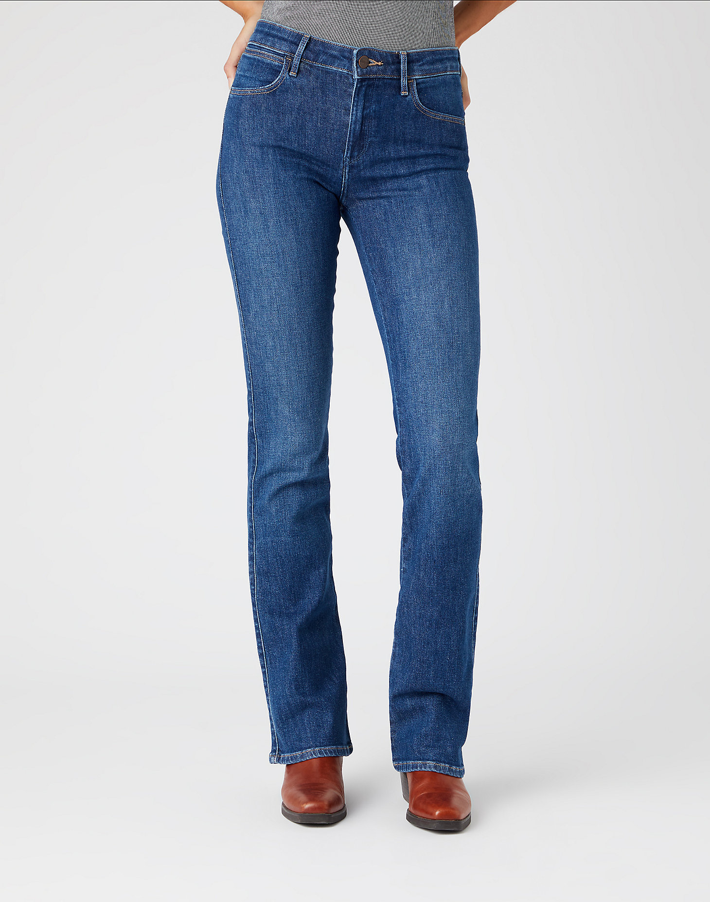 Bootcut Jeans in Good Life alternative view 1