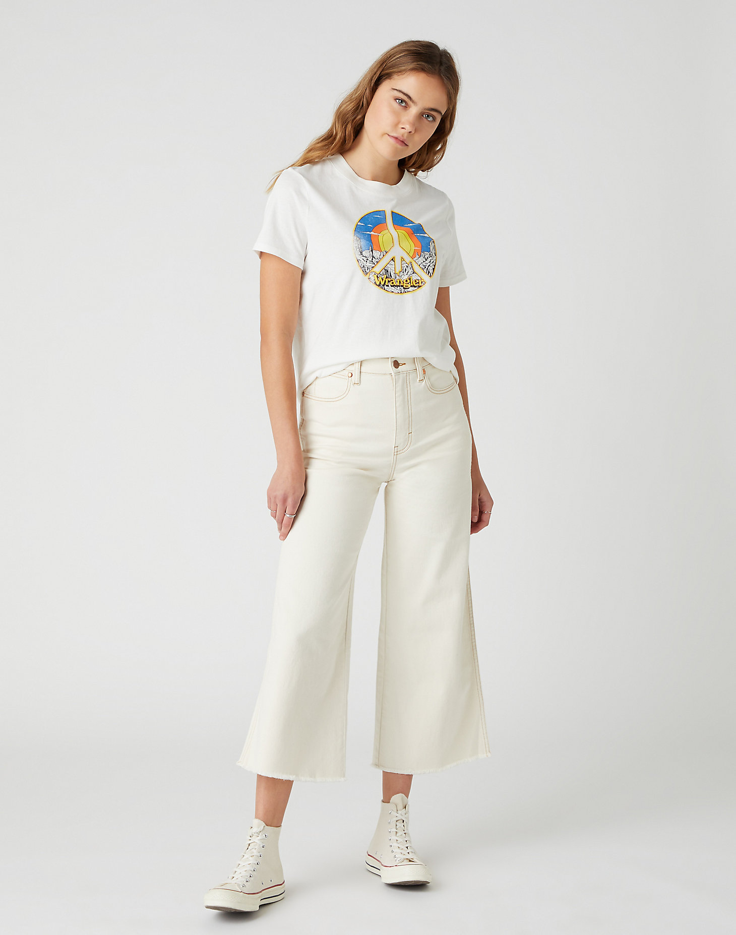 World Wide Cropped Jeans in Cotton Wood alternative view 4