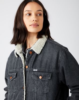 Black sherpa outlet denim jacket womens