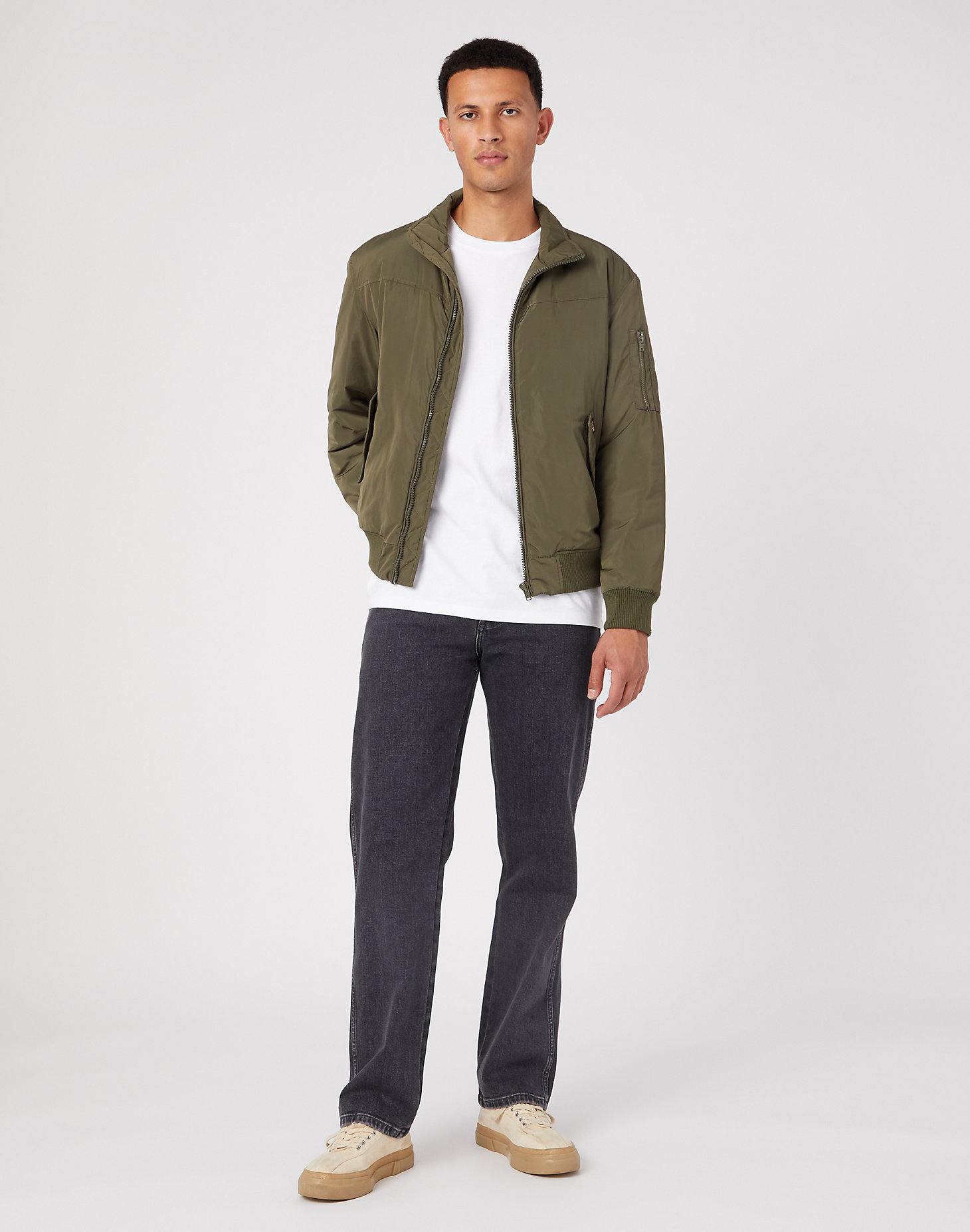 Bomber Jacket in Militare Green alternative view 1