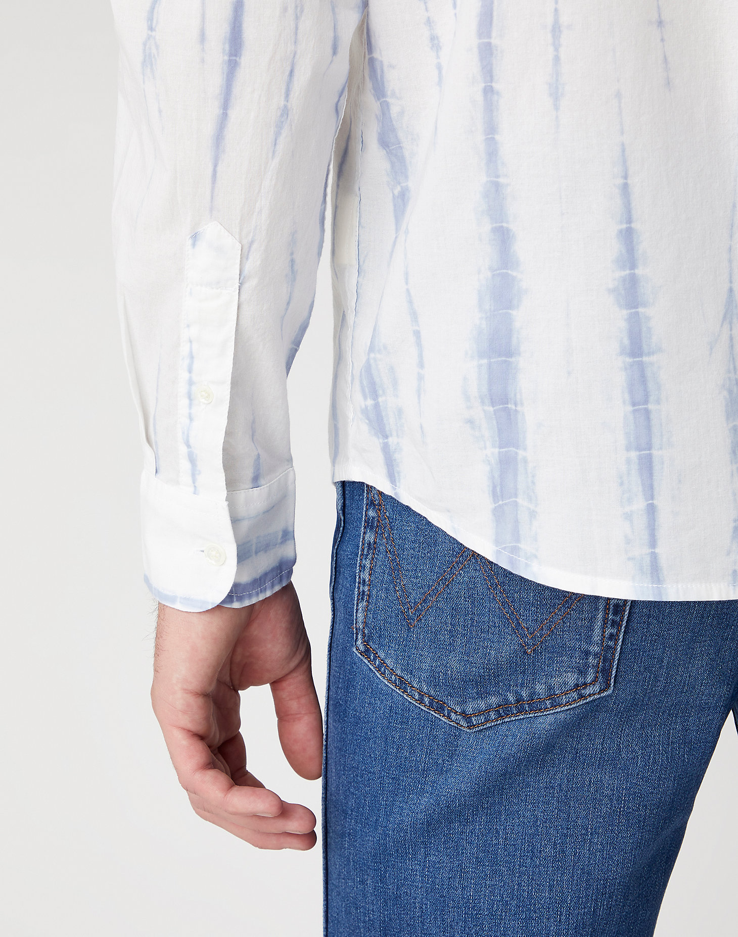 Long Sleeve One Pocket Shirt in White alternative view 5