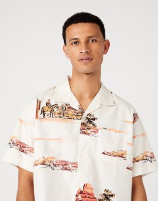 Short Sleeve Resort Shirt | Catalog | Wrangler®