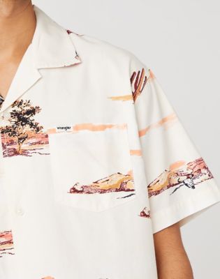 Short Sleeve Resort Shirt | Catalog | Wrangler®