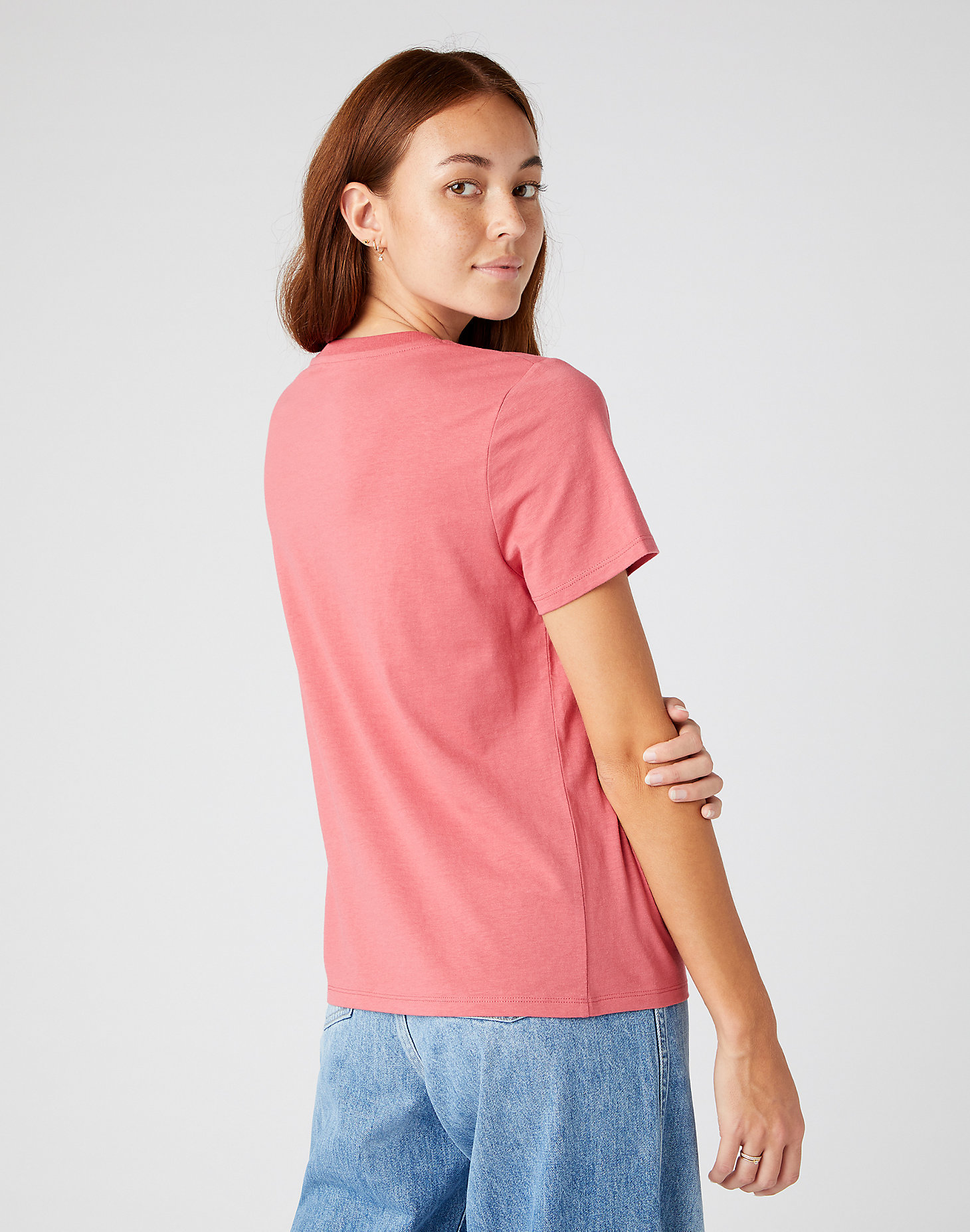 Round Tee in Holly Berry alternative view 2