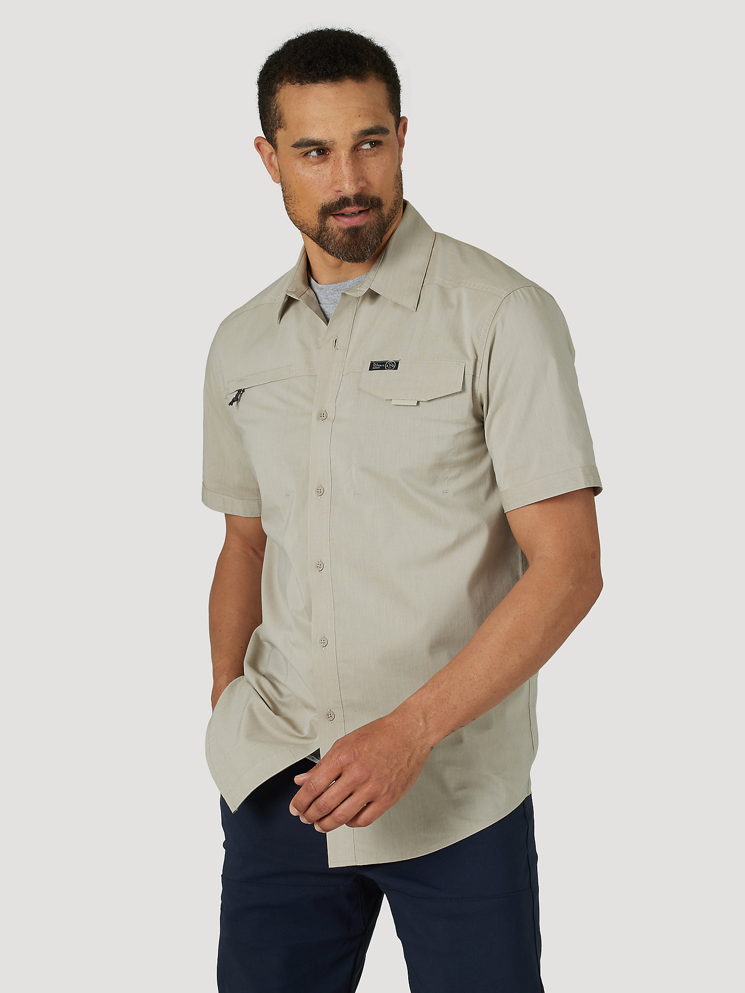 Short Sleeve Zip Pocket Shirt in Aluminum main view