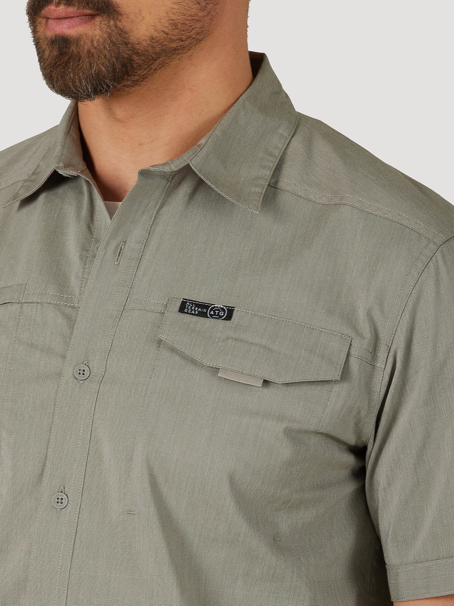 Short Sleeve Zip Pocket Shirt in Dusty Olive alternative view 4