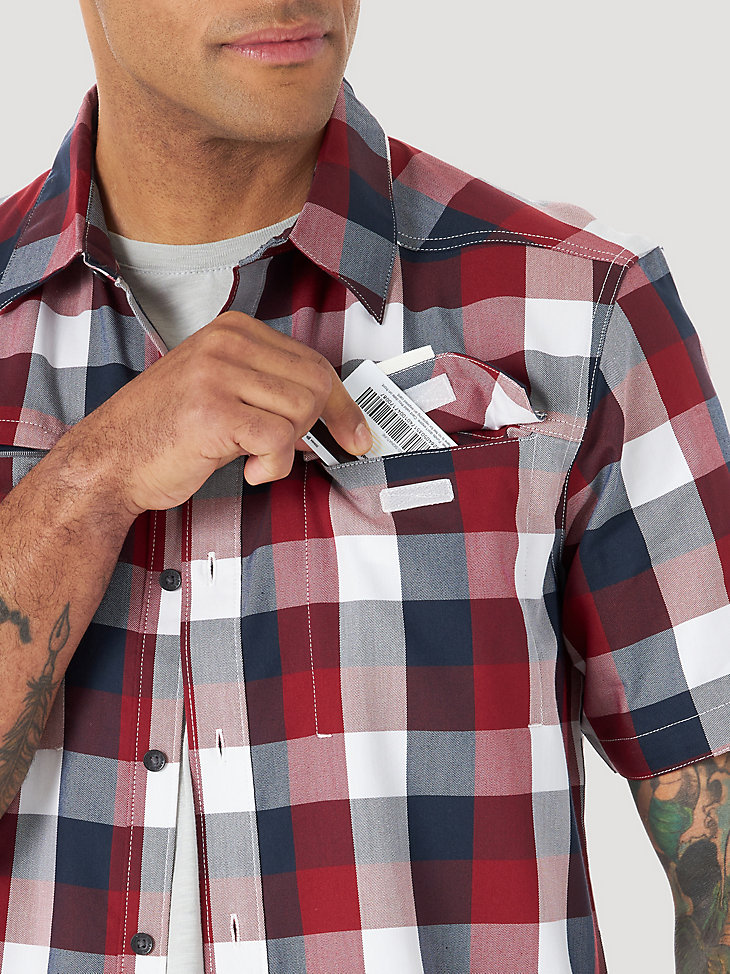 Short Sleeve Zip Pocket Shirt | Catalog | Wrangler®