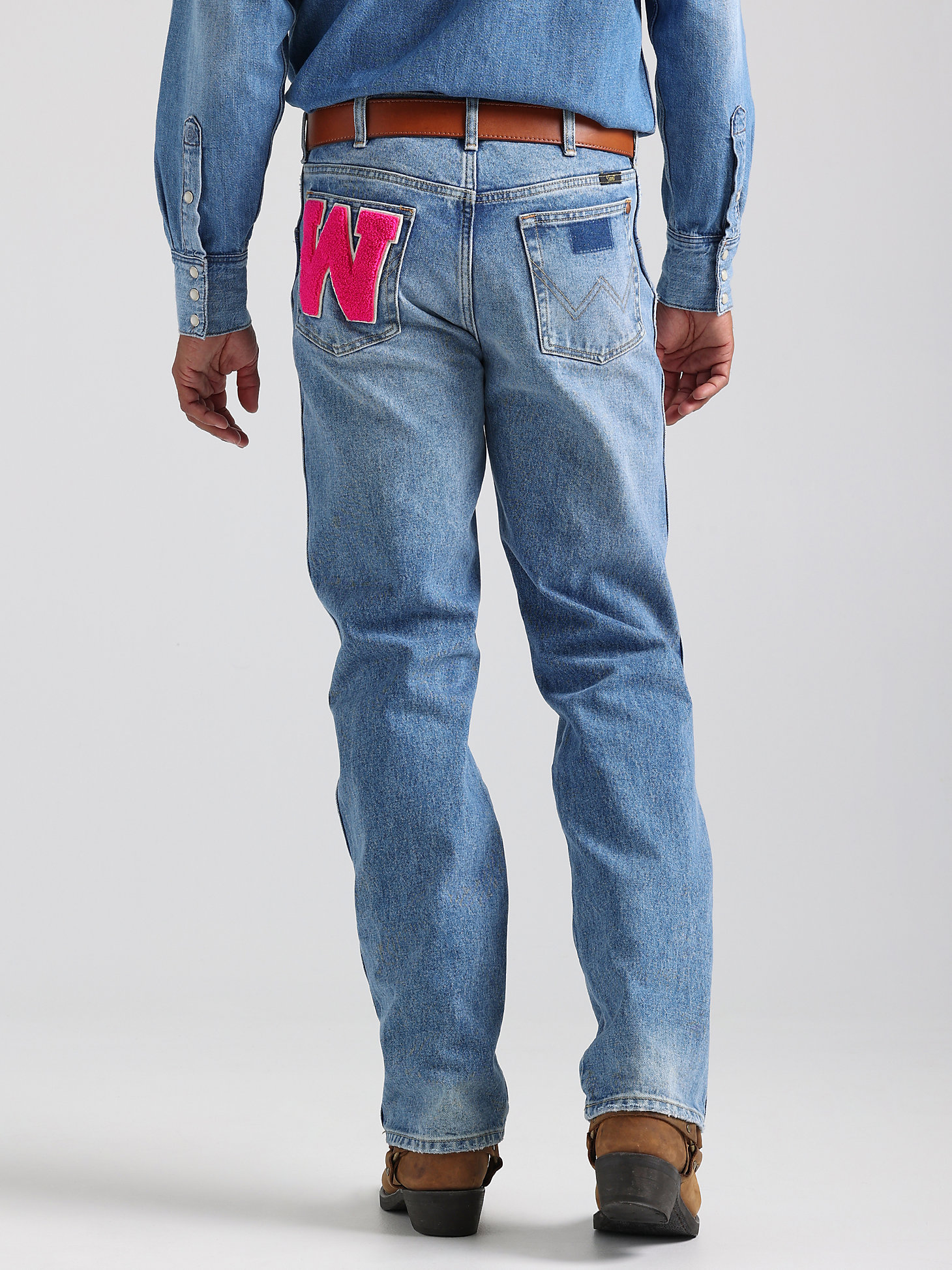 MWZ Jeans in Semi Light Blue Broken In alternative view 4